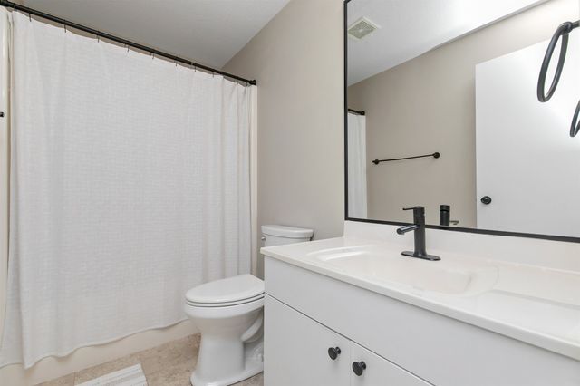 5830 Coachlight Court, West Des Moines, IA 50266