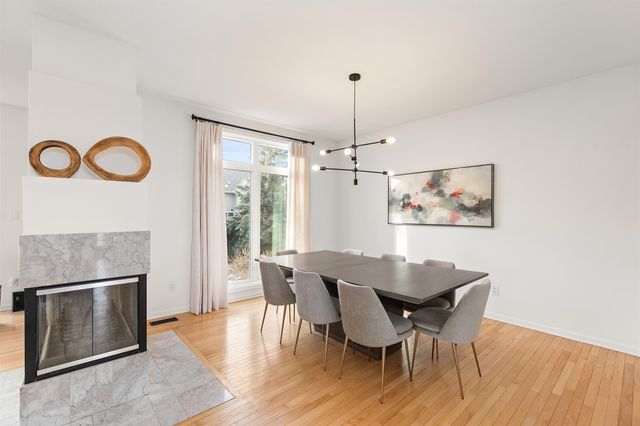 5830 Coachlight Court, West Des Moines, IA 50266