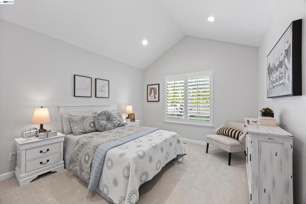 Image 29 of property listing at 328 S Eagle Nest Ln, Danville, CA 94506