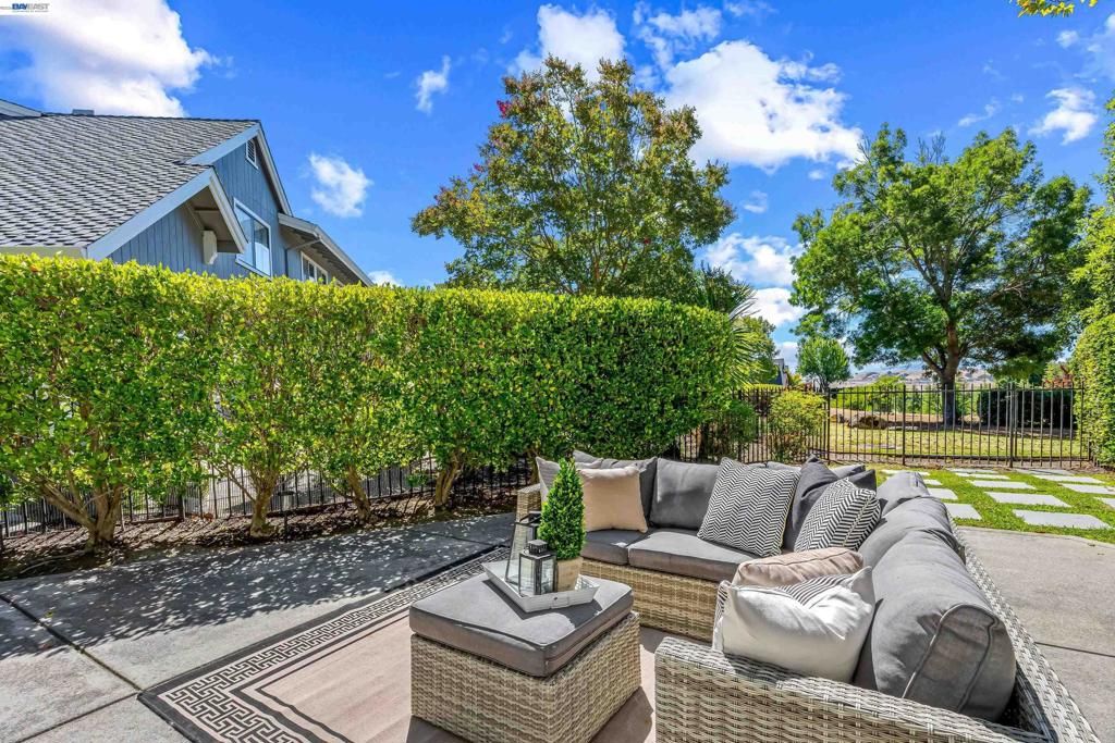 Image 33 of property listing at 328 S Eagle Nest Ln, Danville, CA 94506