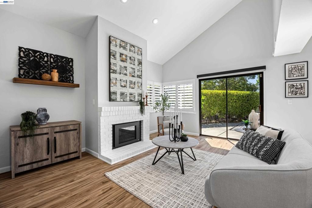 Image 8 of property listing at 328 S Eagle Nest Ln, Danville, CA 94506