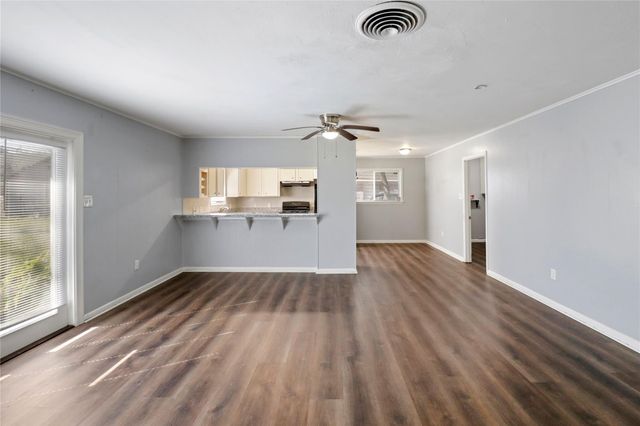 238 Sleepy Hollow Drive, Lake Jackson, TX 77566