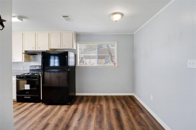 238 Sleepy Hollow Drive, Lake Jackson, TX 77566