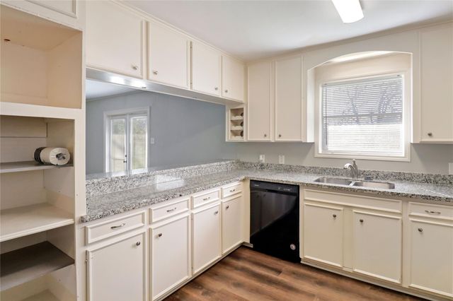 238 Sleepy Hollow Drive, Lake Jackson, TX 77566