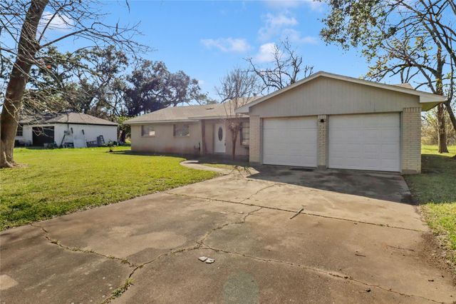 238 Sleepy Hollow Drive, Lake Jackson, TX 77566