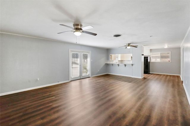 238 Sleepy Hollow Drive, Lake Jackson, TX 77566