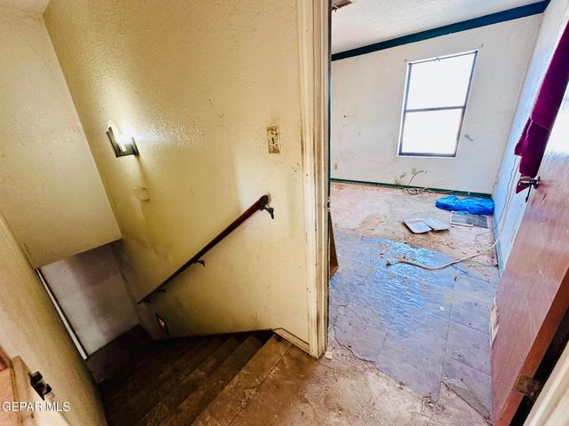 8206 Loma Vista Place, El Paso, TX 79907