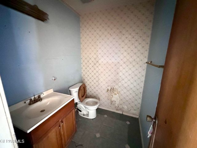 8206 Loma Vista Place, El Paso, TX 79907