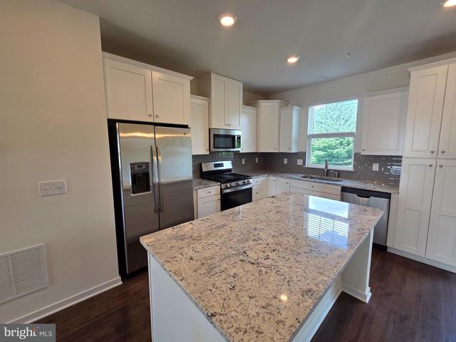 1802 BOULDER DR, Downingtown, PA 19335