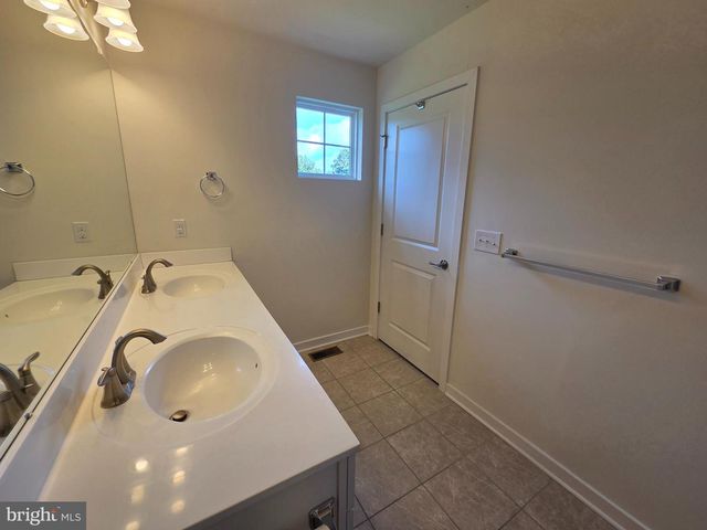 1802 BOULDER DR, Downingtown, PA 19335