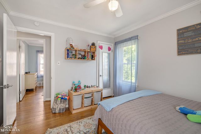 20879 Hunt Club Drive, Harper Woods, MI 48225