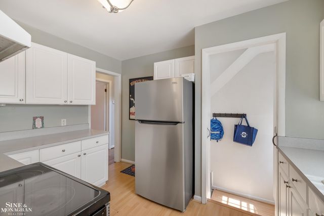 20879 Hunt Club Drive, Harper Woods, MI 48225