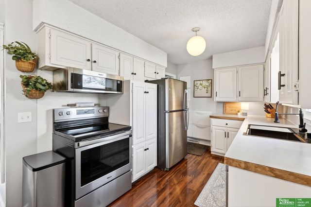 6409 N 63 Street, Omaha, NE 68104