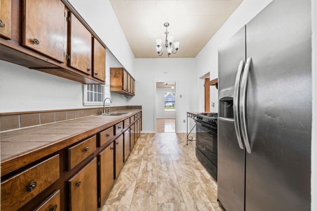 119 Avenue A, Walnut Springs, TX 76690