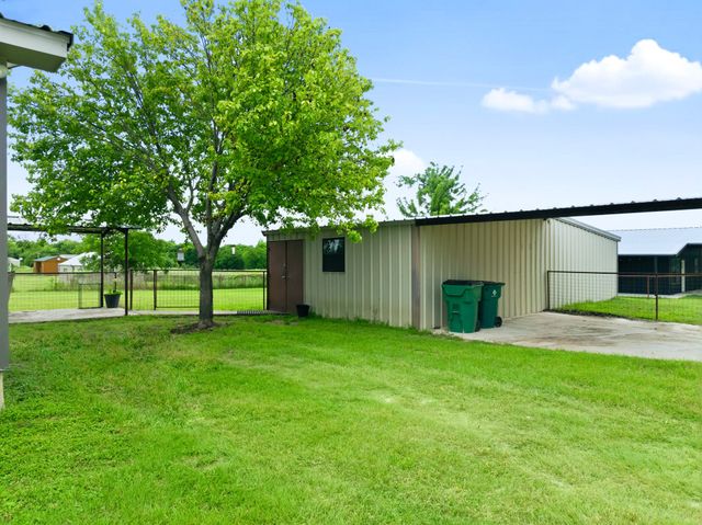 119 Avenue A, Walnut Springs, TX 76690