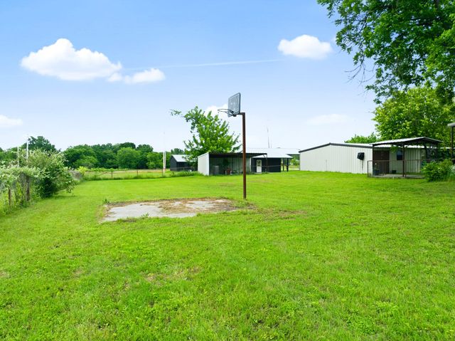 119 Avenue A, Walnut Springs, TX 76690