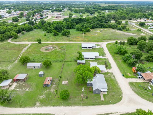 119 Avenue A, Walnut Springs, TX 76690