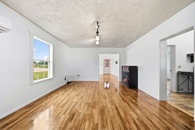119 Avenue A, Walnut Springs, TX 76690