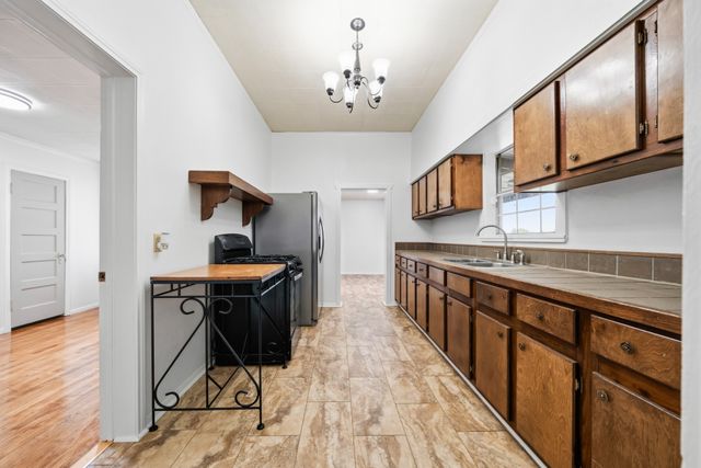 119 Avenue A, Walnut Springs, TX 76690