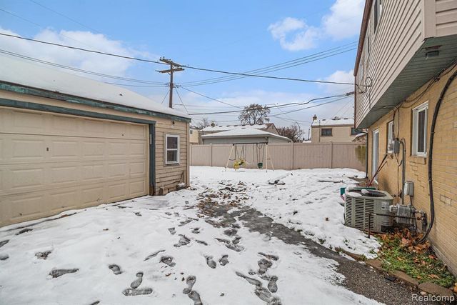 31040 Stephen Avenue, Westland, MI 48185