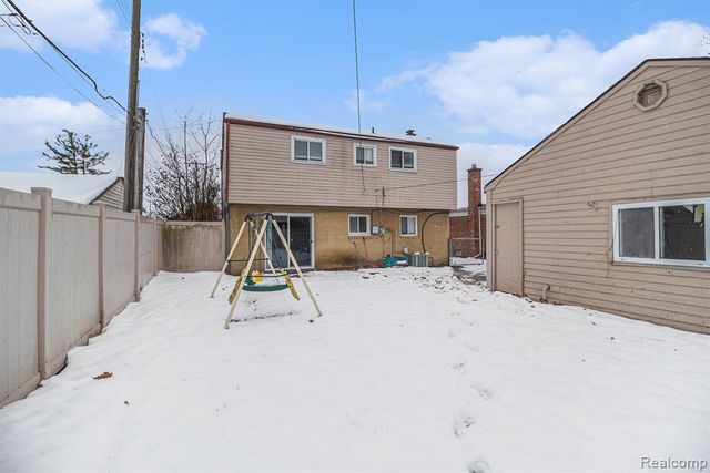 31040 Stephen Avenue, Westland, MI 48185