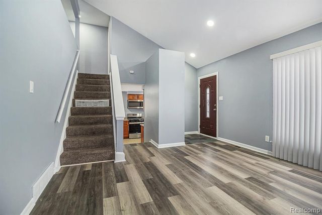 31040 Stephen Avenue, Westland, MI 48185