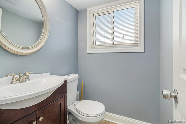 31040 Stephen Avenue, Westland, MI 48185