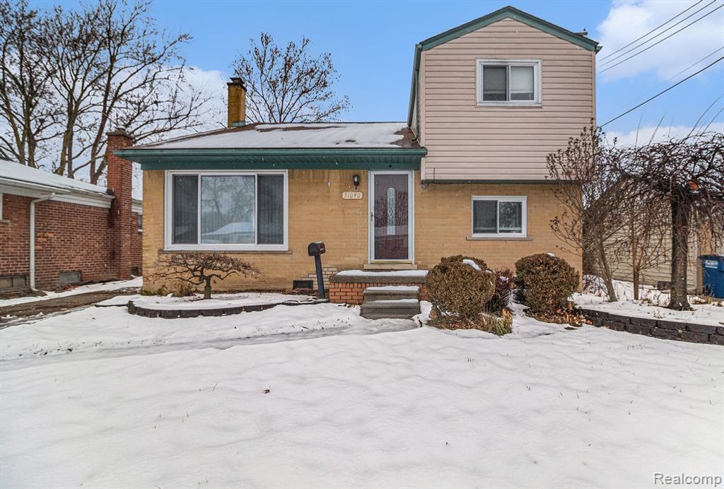 31040 Stephen Avenue, Westland, MI 48185