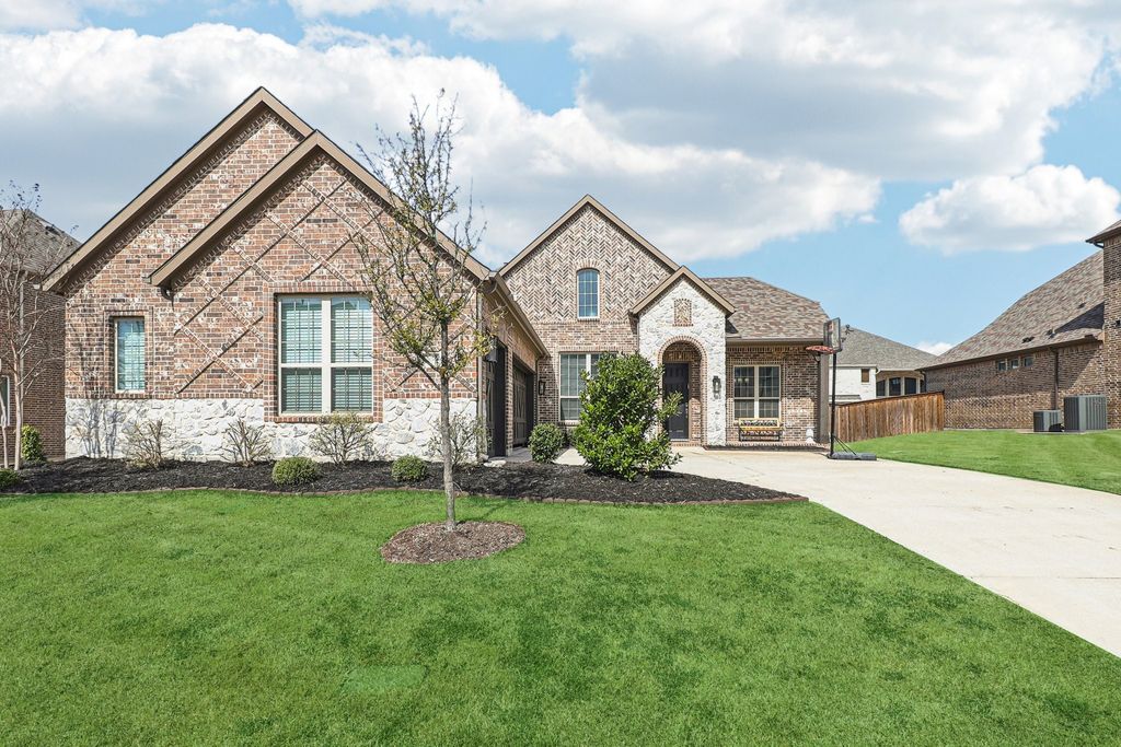 1006 Foxhall Drive, Rockwall, TX 75087