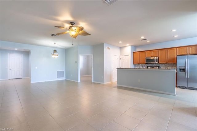 8459 Benelli CT, Naples, FL 34114