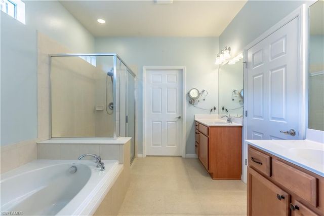 8459 Benelli CT, Naples, FL 34114