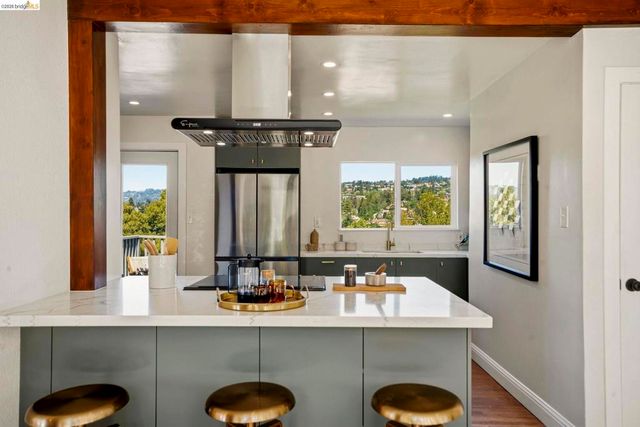 700 Calmar Ave., Oakland, CA 94610