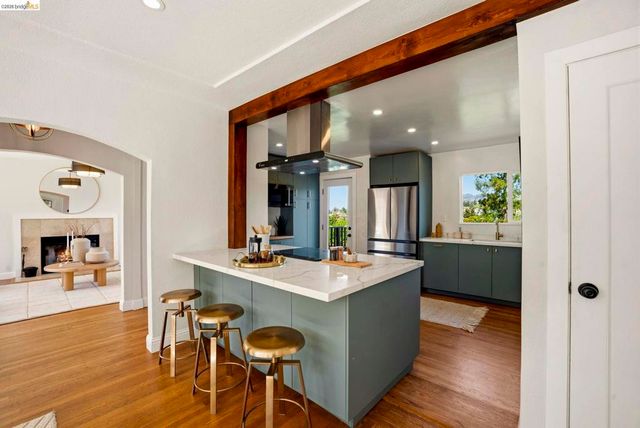 700 Calmar Ave., Oakland, CA 94610