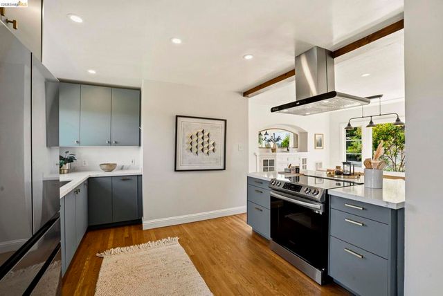 700 Calmar Ave., Oakland, CA 94610