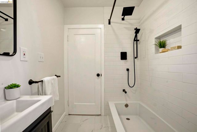 700 Calmar Ave., Oakland, CA 94610