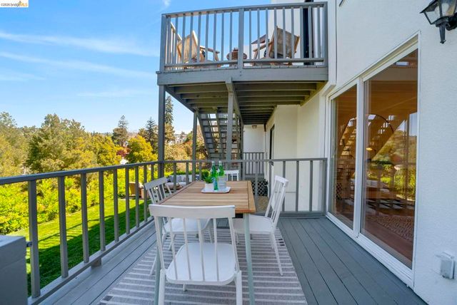 700 Calmar Ave., Oakland, CA 94610