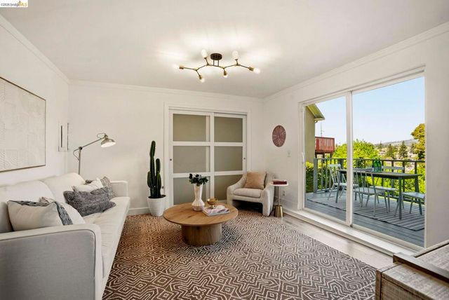 700 Calmar Ave., Oakland, CA 94610