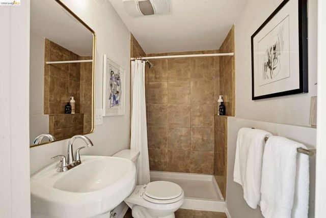 700 Calmar Ave., Oakland, CA 94610