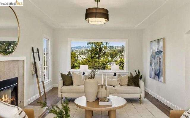 700 Calmar Ave., Oakland, CA 94610