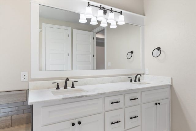 230 Saddle Brook Circle, Hallsville, TX 75650