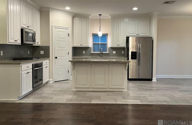 39308 Copperwood Ave, Prairieville, LA 70769