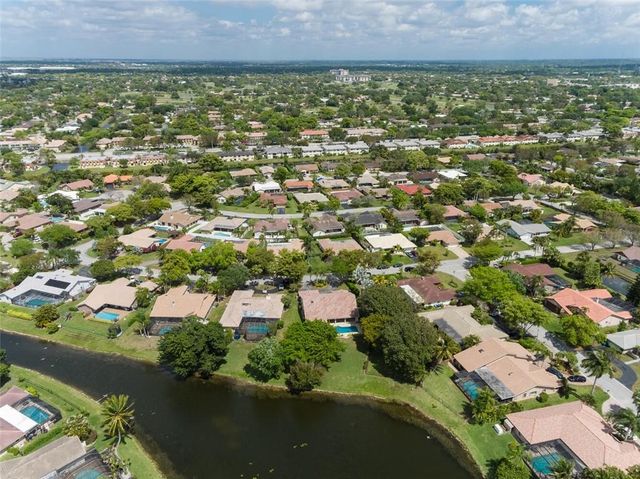 11266 NW 20th Dr, Coral Springs, FL 33071
