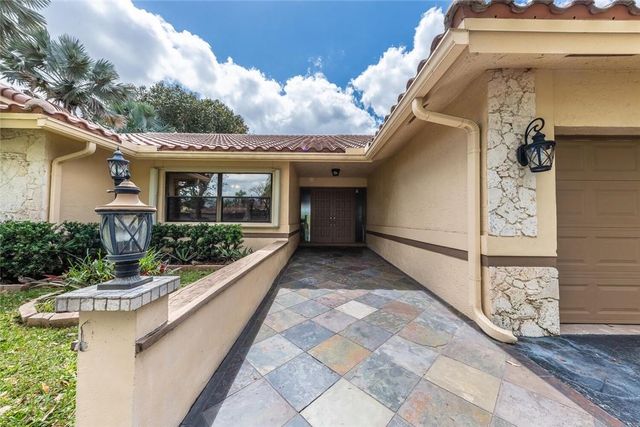 11266 NW 20th Dr, Coral Springs, FL 33071