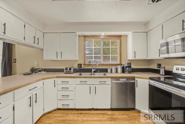 1917 Riviera Circle, Idaho Falls, ID 83404