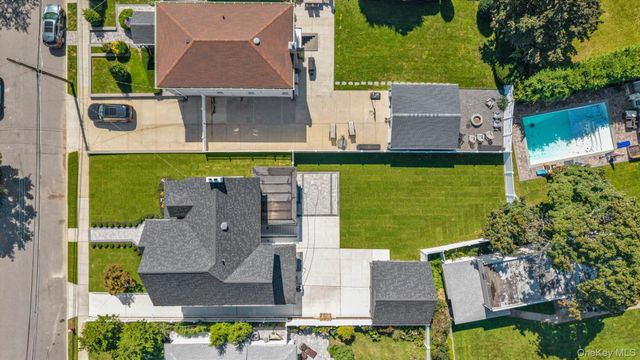 27 2nd Street, Lynbrook, NY 11563