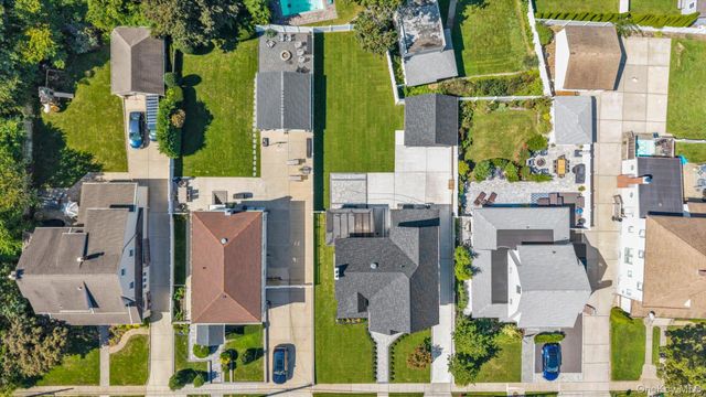27 2nd Street, Lynbrook, NY 11563