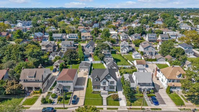 27 2nd Street, Lynbrook, NY 11563