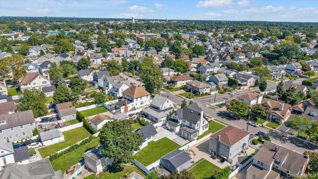 27 2nd Street, Lynbrook, NY 11563