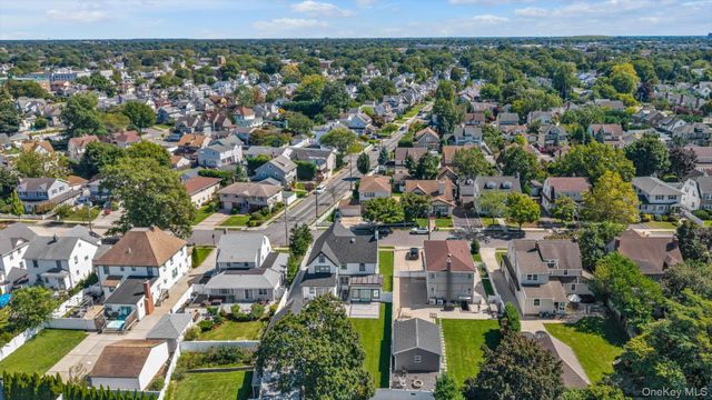 27 2nd Street, Lynbrook, NY 11563