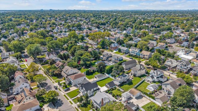 27 2nd Street, Lynbrook, NY 11563